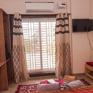 Kailasha - Lift,parking,kitchen And Modern Facilities Varanasi